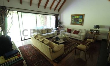 SE VENDE CASA 6 DORMITORIOS EN LO BARNECHEA