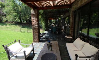 SE VENDE CASA 6 DORMITORIOS EN LO BARNECHEA