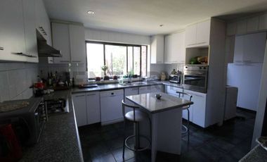 SE VENDE CASA 6 DORMITORIOS EN LO BARNECHEA