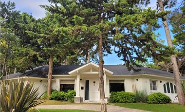 Casa en Venta- Zona Norte - 4 ambientes + Dep. Servicio