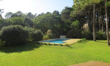 Casa en Venta- Zona Norte - 4 ambientes + Dep. Servicio