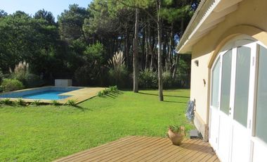 Casa en Venta- Zona Norte - 4 ambientes + Dep. Servicio
