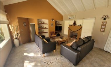 Casa en Venta- Zona Norte - 4 ambientes + Dep. Servicio