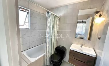 Hermosa casa en venta de 6 dorm. en Peñalolén