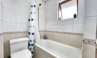 Hermosa casa en venta de 6 dorm. en Peñalolén