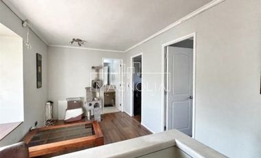 Hermosa casa en venta de 6 dorm. en Peñalolén