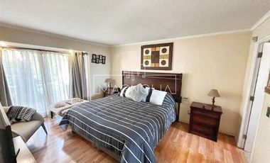 Hermosa casa en venta de 6 dorm. en Peñalolén