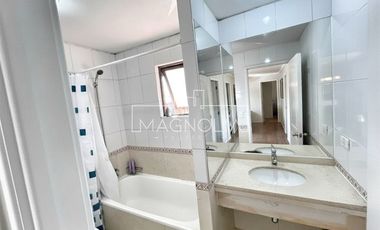 Hermosa casa en venta de 6 dorm. en Peñalolén