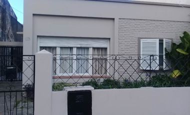 Casa para 2 Familias en venta en Ezpeleta Este