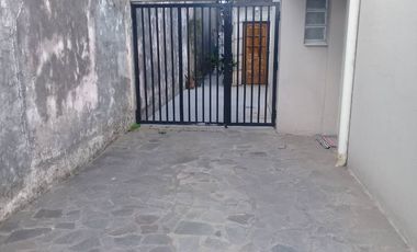 Casa para 2 Familias en venta en Ezpeleta Este