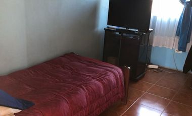 Chalet ubicado a 50 metros de Avenida Monteverde .