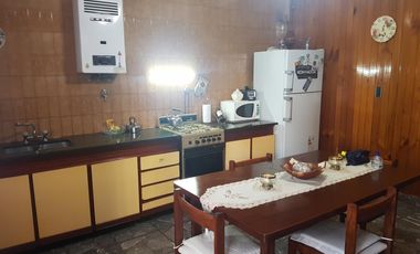 EXCELENTE PH AL FRENTE CON COCHERA