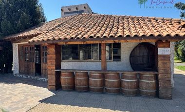Casa- parcela de 5D/6B +quincho+bodega+piscina en Naltahua