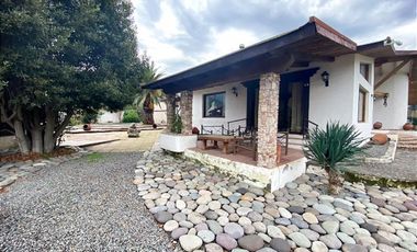 Casa- parcela de 5D/6B +quincho+bodega+piscina en Naltahua