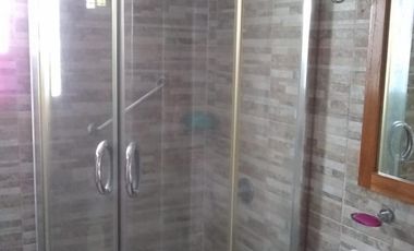 EXCELENTE PROPIEDAD 6 AMBIENTES CON FONDO, QUINCHO Y PILETA CERCA ESTACION ELPALOMAR