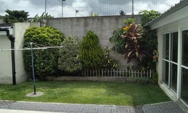 EXCELENTE PROPIEDAD 6 AMBIENTES CON FONDO, QUINCHO Y PILETA CERCA ESTACION ELPALOMAR