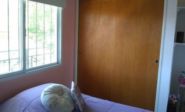 EXCELENTE PROPIEDAD 6 AMBIENTES CON FONDO, QUINCHO Y PILETA CERCA ESTACION ELPALOMAR