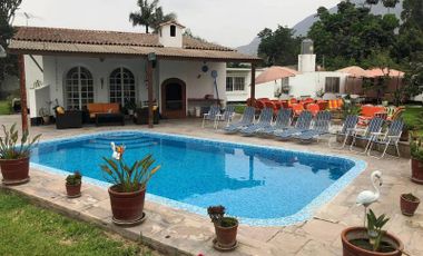 Casa en Cieneguilla, 2,506 m², Piscina Moderna, 3 Dorm., 2 Bungalows, Pozo Agua