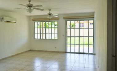 ALQUILER DE CASA EN ALBROOK VACIA