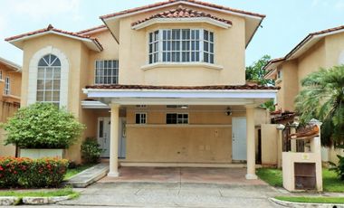 ALQUILER DE CASA EN ALBROOK VACIA