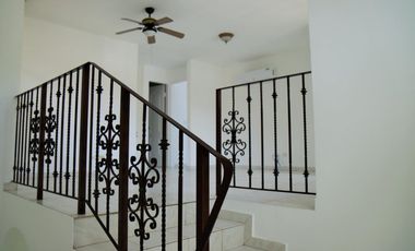 ALQUILER DE CASA EN ALBROOK VACIA