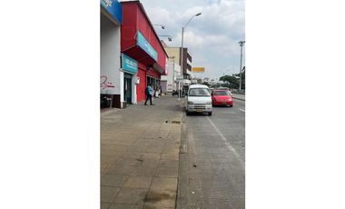 ALQUILA LOCAL PARA ESTRENAR EN LA ZONA COMERCIAL DE LA CALLE 5