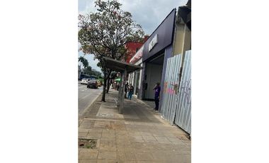 ALQUILA LOCAL PARA ESTRENAR EN LA ZONA COMERCIAL DE LA CALLE 5