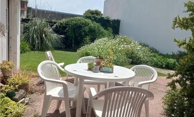 Chalet 4 ambientes/ Barrio Chauvin