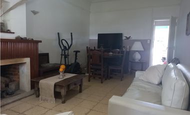 Chalet 4 ambientes/ Barrio Chauvin