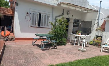 Chalet 4 ambientes/ Barrio Chauvin