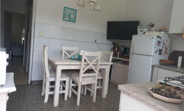 Chalet 4 ambientes/ Barrio Chauvin