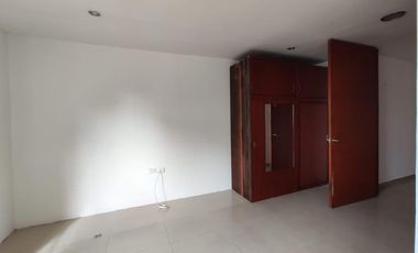casa en venta en la riviera. Cod V17163