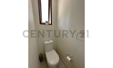 SE VENDE TOWNHOUSE EN PEÑALOLEN