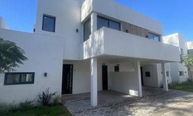 Casa 4 ambientes en venta Condominio Las Lilas - Parque Leloir