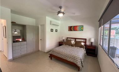 Se alquila Amoblada. casa de Playa Villa de La Colonia