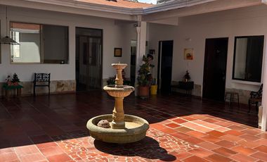 VENTA CASA EN CONJUNTO CAMPESTRE CON APARTAMENTO INDEPENDIENTE. PIEDECUESTA. PARCELA 1572 m2. Cod V8960