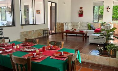 VENTA CASA EN CONJUNTO CAMPESTRE CON APARTAMENTO INDEPENDIENTE. PIEDECUESTA. PARCELA 1572 m2. Cod V8960