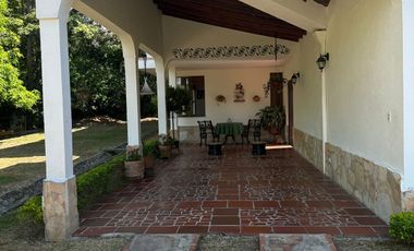 VENTA CASA EN CONJUNTO CAMPESTRE CON APARTAMENTO INDEPENDIENTE. PIEDECUESTA. PARCELA 1572 m2. Cod V8960