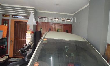Rumah Untuk Keluarga Kecil Dekat Dengan Pusat Kuliner Di Glodok