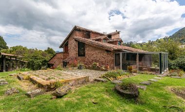 casa en venta en la calera. Cod V9446
