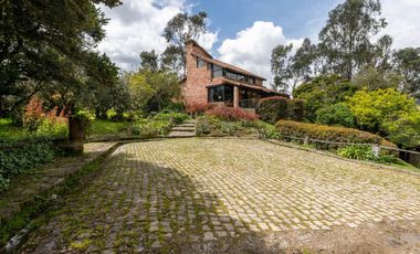 casa en venta en la calera. Cod V9446