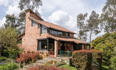 casa en venta en la calera. Cod V9446