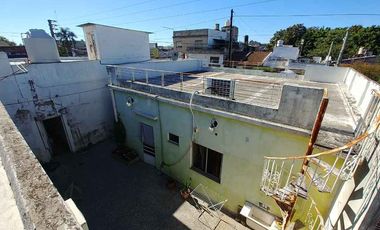 Casa para 2 Familias en venta en Monte Chingolo