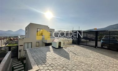 Casa en arriendo de 3 dormitorios Lo Barnechea Huinganal