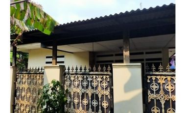 Dijual Cepat Murah Rumah Luas Halaman di Joglo Jakarta