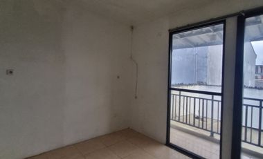 Rumah LB 180 Hadap Selatan 10 Menit ke Mall Pesona Square J-46004