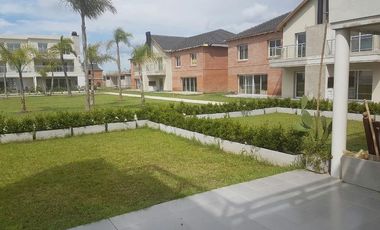 Departamentos/Duplex en Altos de Maschwitz