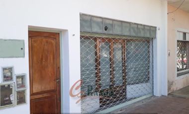 Local En Venta, Defilippi 1300 Ituzaingo.