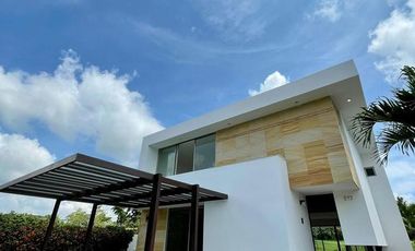 Residencia en Venta en el Campo de Golf Altozano