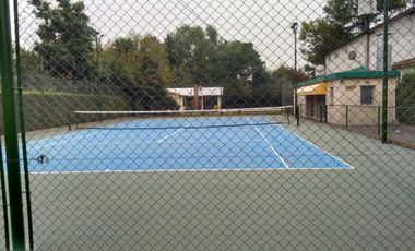 ESPECTACULAR TERRENO CON CANCHA DE TENIS